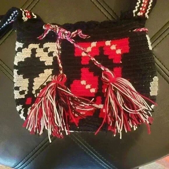 𝅺Peruvian Girl's Crocheted Handbag New w/o Tags - Picture 3 of 8